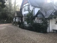 West Lodge Hotel Hotels near Tring Park