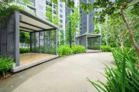 MayaBay Residence SplashMania Gamuda Cove Homestay by Sleepy Bear - parking