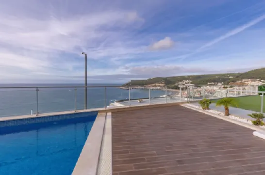Cliffs Apartment - Astonishing Bay View Hotels in 