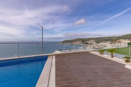Cliffs Apartment - Astonishing Bay View Отели в г. Сесимбра