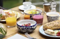 Hotel U14, Autograph Collection - breakfast