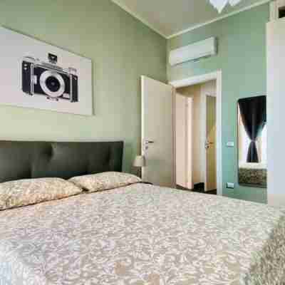GuestHost - Sea View Apartment 5 mt from the Beach Rooms