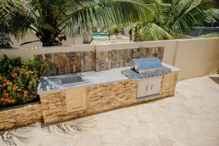 Wonderful 2-Bedroom Apartment 2 km from Eagle Beach Отели рядом с достопримечательностью «Малмок Бич»