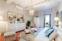 Villa Chianti, Your Secret 4 Bedrooms Retreat with View over the Vineyards in Marcialla - Homestays