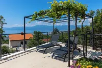 Pool Apartment Happy Sound - Happy Rentals - Ocean View