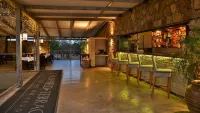 Bushveld Terrace Safari Hotel, Lodge & Spa - bar