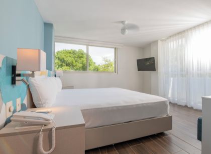 Vista Express Guadalajara Expo SureStay Collection by BW