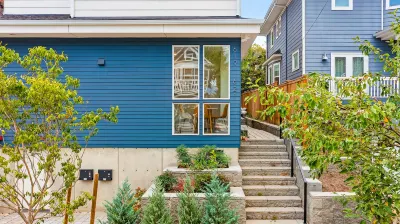 The Golden Lion Sweet Suite Hotels near Ginger Tree