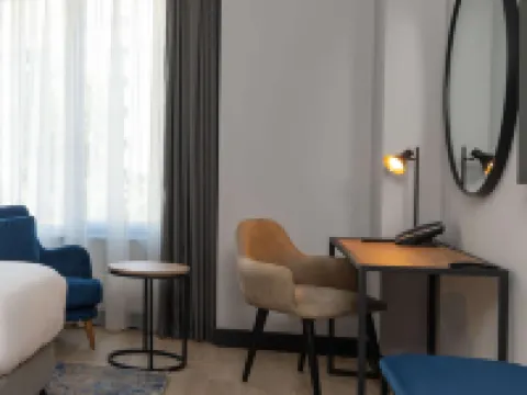 โรงแรมราดิสัน บลู, อัมมาน แกลเลอรี มอลล์ โรงแรมในอัมมาน