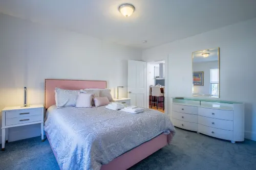 Broom & Board Hotels in Salem