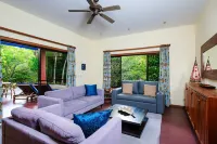 Boutique Hotel Luna Azul Hotels in Emerald Woods