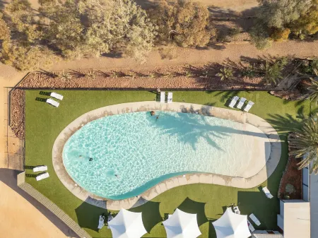 BIG4 Stuart Range Outback Resort Отели рядом с достопримечательностью «Spaceship from Pitch Black»