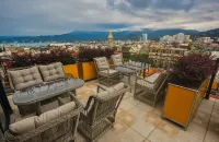 Hotel Monarch