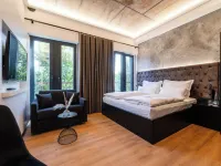 Hotel am Beatles-Platz Hotels near ايمسبوتيل