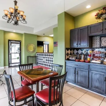 Budgetel Inn and Suites- Fort Gordon