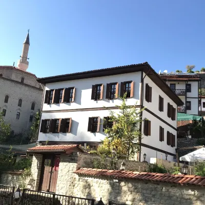 Çamlıca Konak Çarsı Hotels near Hidirlik Tepesi