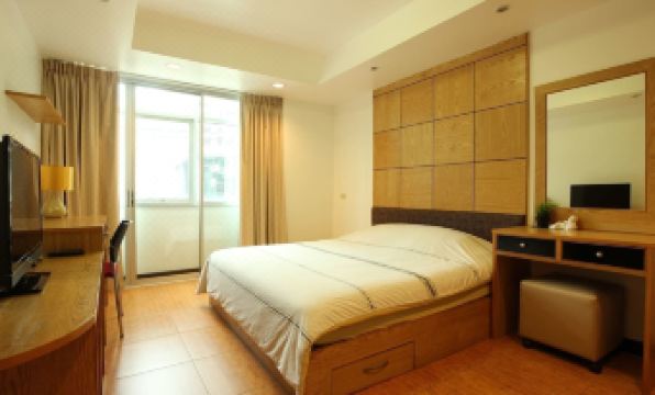 Serena Sathorn Suites