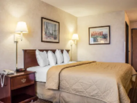 Quality Inn & Suites Yuma Hotels in Yuma
