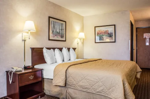 Quality Inn & Suites Yuma Hotels in Somerton