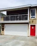 Perfect getaway spot,  low discounted rates, 200 steps to the sand at pier 51!!
