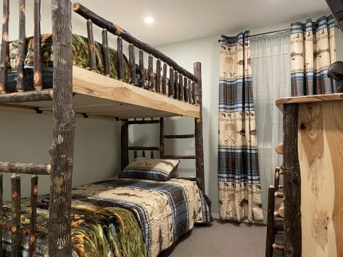 Delaware River Retreat Hotels in Colchester