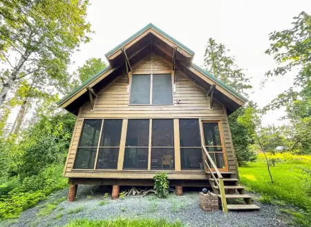 Northwoods Cabin - private beach access