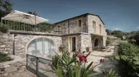 A holiday home to relax in a picturesque and stylish ambience