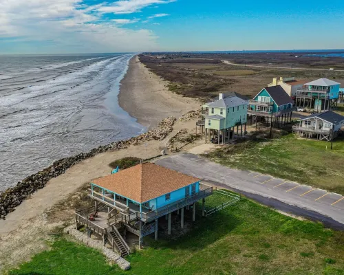 Just Beachy @ the pass Beautiful views, beach front home San Luis Pass TX