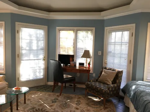 Garden Access and Modern Amenities - Beautiful Tranquil Retreat