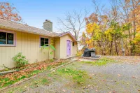 Live Laugh Lake Hotel di Gorham