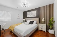 Charming Family Home with Jacuzzi and Outdoor Hot Tub - Delightful Retreat