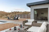 Luxury Pool and Spa Retreat - Stunning Hilltop Haven