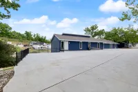 Wave-Free Swimming and Onsite Dock Serenity - Tranquil Haven Hotels in Equality Township