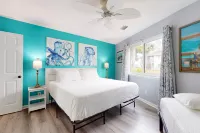 Ground-floor condo in great locale with pool, fast WiFi, W/D - snowbird-friendly Hotels in Miramar Beach