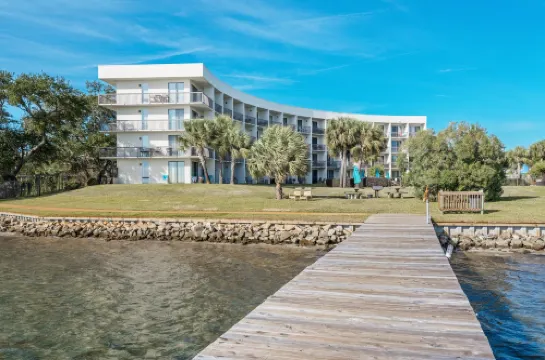 Breathtaking Water Views and Modern Amenities - Serene Waterfront Oasis