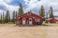 Private Hot Tub and Fishing Access - Charming Cabin Retreat
