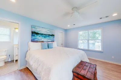 Dog-friendly home w/ a furnished patio, free WiFi, & central A/C- near cove Hotels in Buchanan Dam