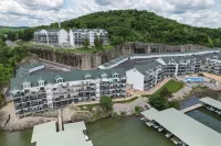 Stunning Lake Views and Access to Three Pools - Serene Getaway