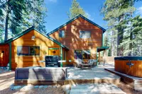 Rustic cabin near the lake with private hot tub & large yard
