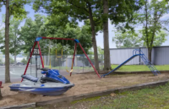 Charming Lakefront Escape with Pool and Scenic Views - Cozy Couple's Retreat