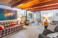 Private Hot Tub and Scenic River Views - Charming Rustic Oasis Hotels in Greenwater