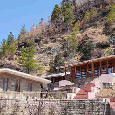 Whispering Woods Resort Hotel Exterior
