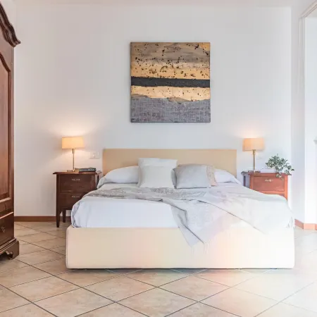 Sunny Varenna Apartment