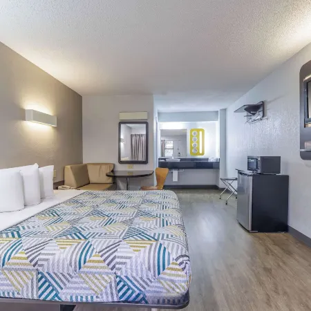 Motel 6 Boerne, TX