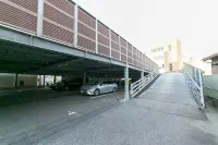Plaza Hotel Toyota - parking