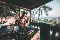 Nílu Puerto Escondido by Selina - Bares