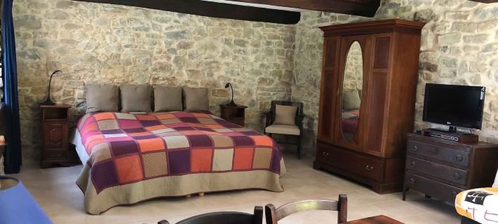 Week End en Provence - Chambres d'Hotes Hotels in Drome