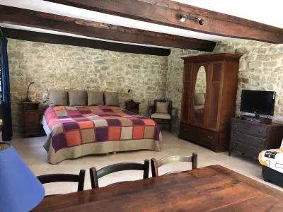 Week End en Provence - Chambres d'Hotes Hotels in Drôme