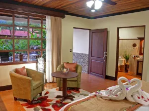 Volcano Lodge, Hotel & Thermal Experience