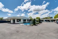 Portmans Motor Lodge - Pools